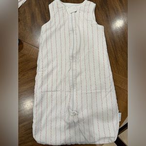 Serena and lily baby sleep sack. Like new, no stains. 6-12 months